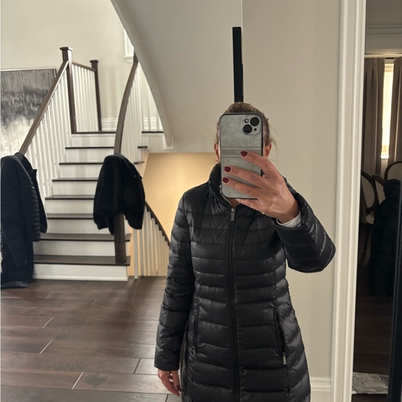 Armani Exchange Jackets & Blazers - Armani Exchange Women's Sleek Black Puffer Coat